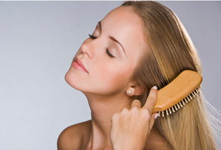 7 Cara Mencegah dan Mengatasi Rambut Rontok