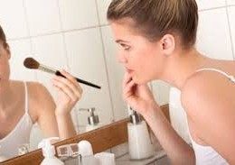 Tips Mengatasi Jerawat Yang Disebabkan Oleh Makeup